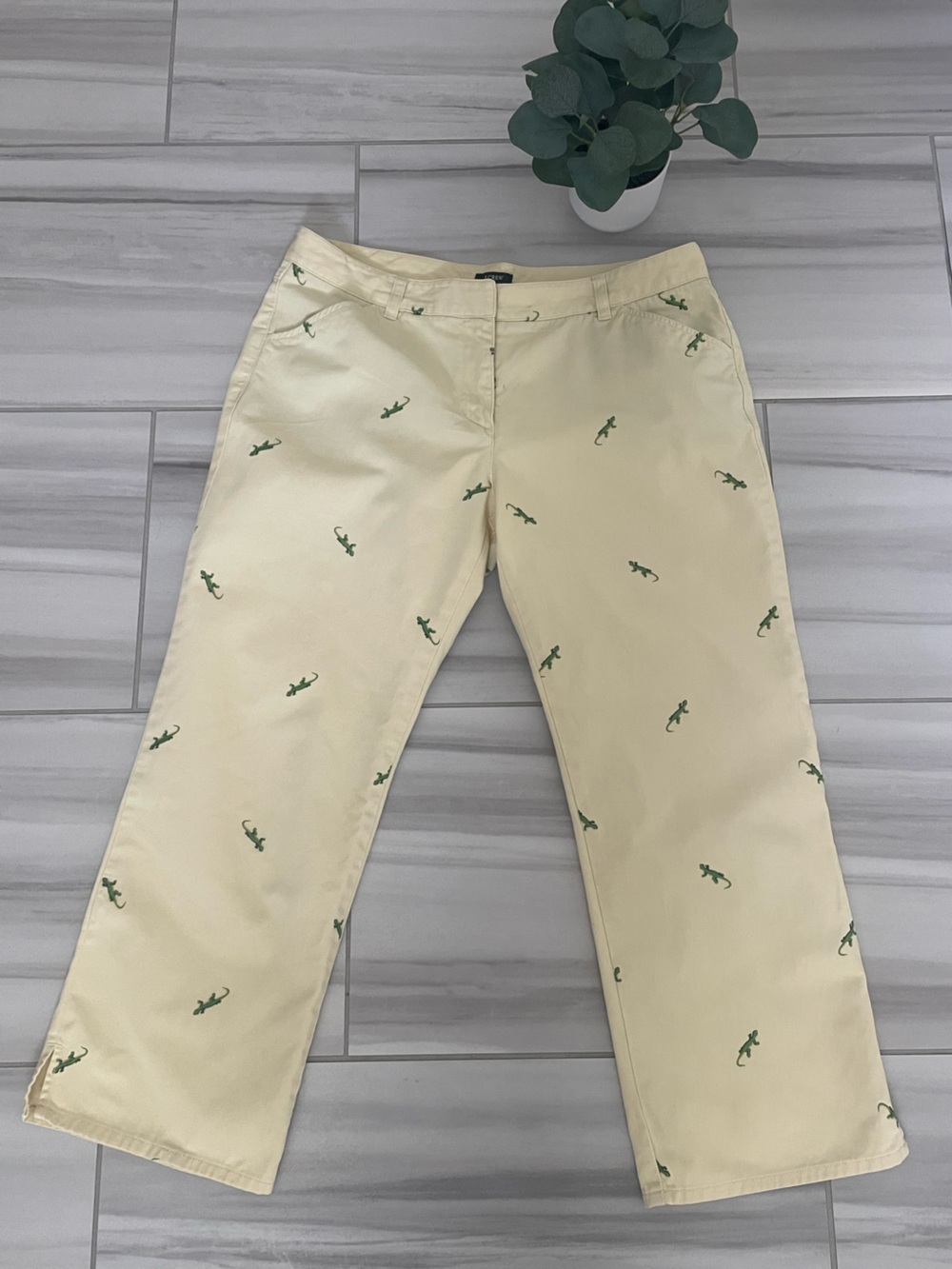 VTG J.Crew Embroidered Lizard Critter Chino Pants Yellow Favorite Fit Sz 10 SU04